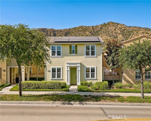737 East Sierra Madre
