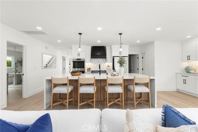 394 Magnolia Street, Costa Mesa, CA 92627