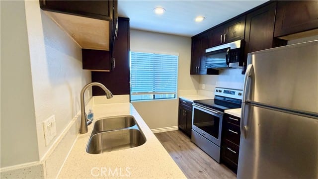 3028 West Cheryllyn