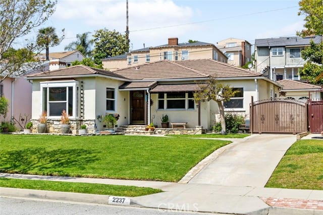 2237 Avondale Drive