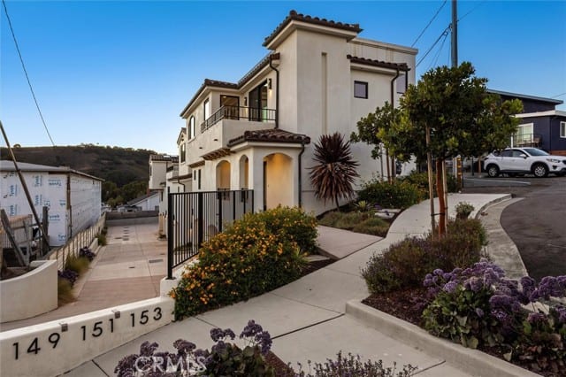 151 San Luis Street