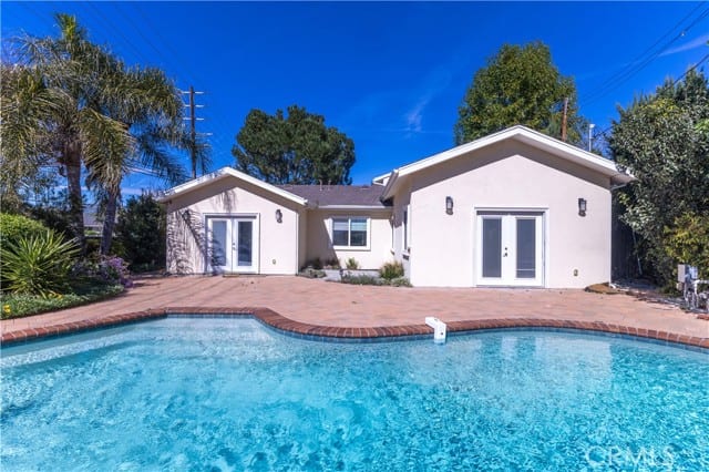 18816 Superior St, Northridge, CA 91324