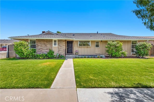2422 East Paradise Road