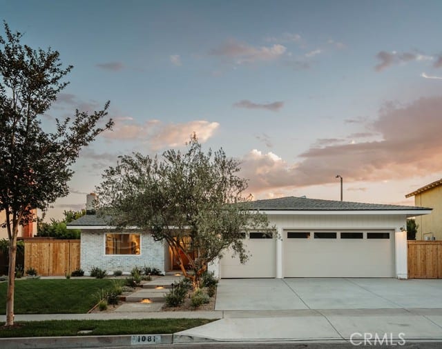 1081 Tulare, Costa Mesa, CA 92626