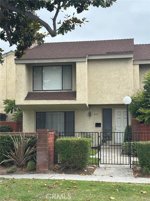 835 West Orangewood