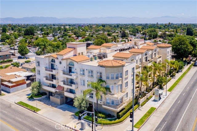 6800 Corbin Avenue, 106, Reseda, CA 91335
