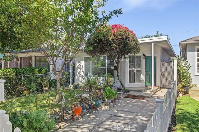 2905 West Chandler Boulevard, Burbank, CA 91505