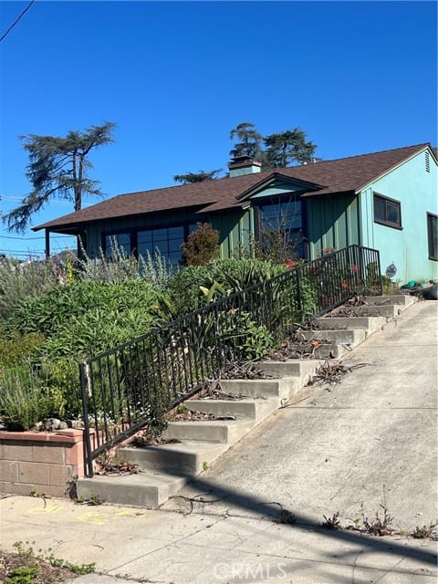 147 West Las Flores
