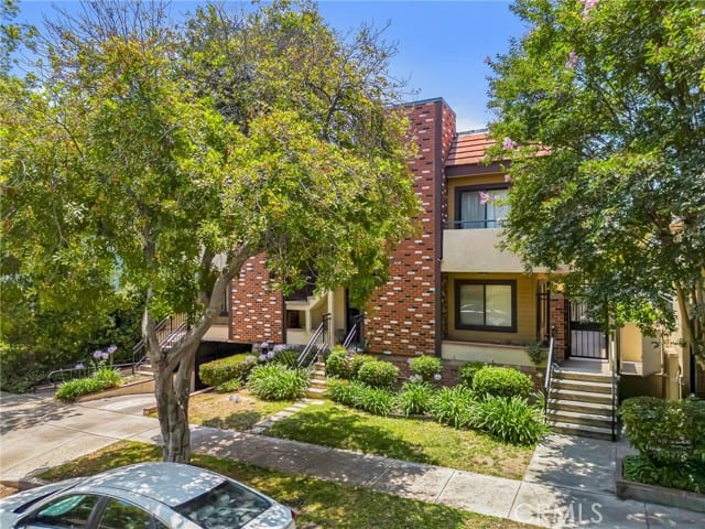 1207 North Columbus Avenue, Glendale, CA 91202