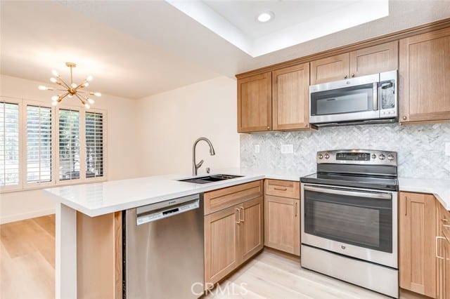 933 Creekside Drive