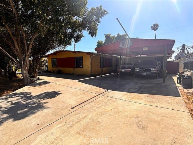 5703 North Rockvale