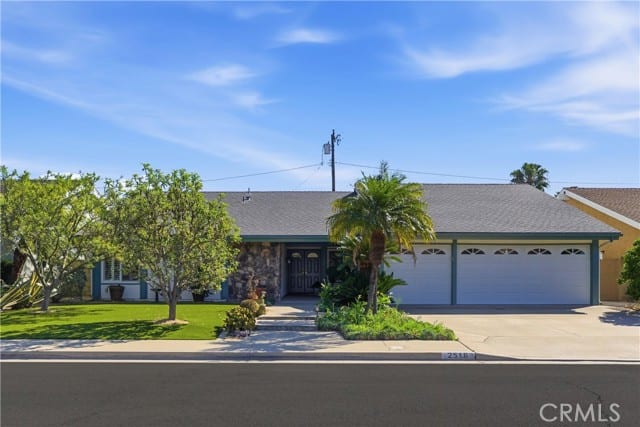 2516 East Hilda