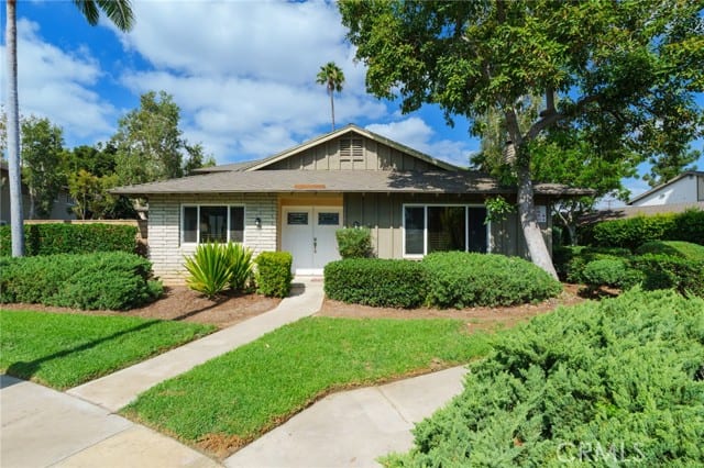 111 East Palmdale, Orange, CA 92865