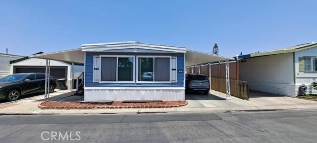320 North Park Vista Street