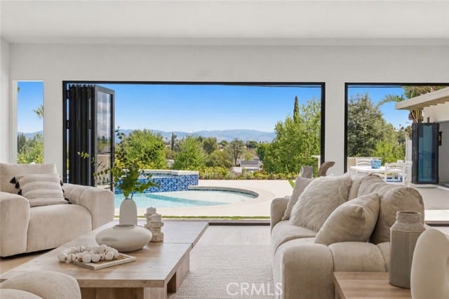23925 Crosson Drive, Woodland Hills, CA 91367