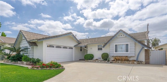 1536 West Harriet Lane