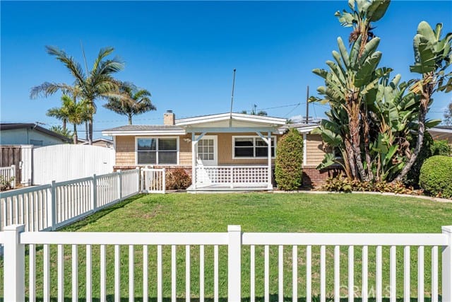 610 West Bay Street, Costa Mesa, CA 92627
