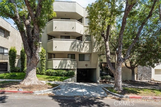 554 East San Jose