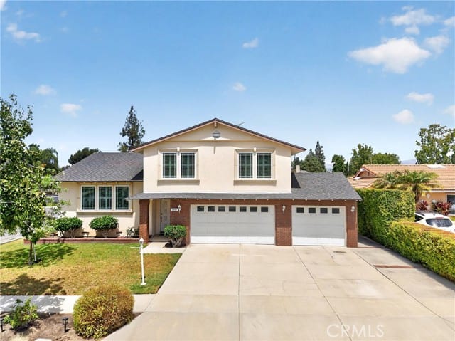 5901 East Hadrians Crescent