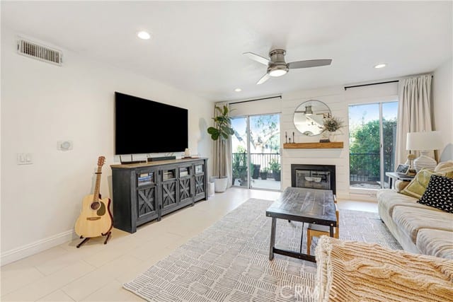 11621 Tampa Avenue, 194, Porter Ranch, CA 91326