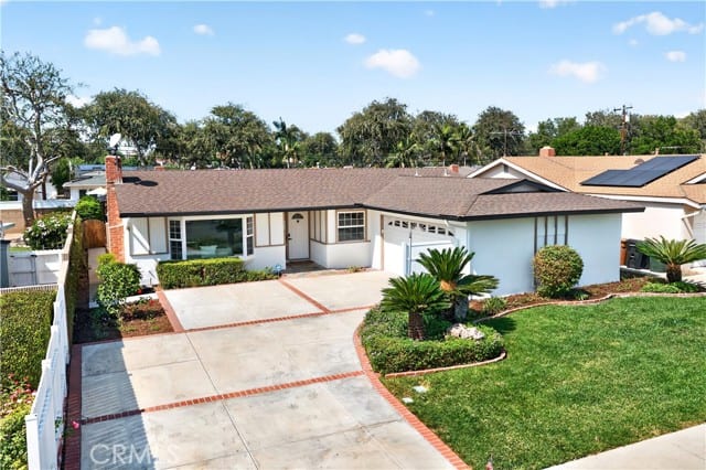 527 North Lincoln Avenue, Fullerton, CA 92831