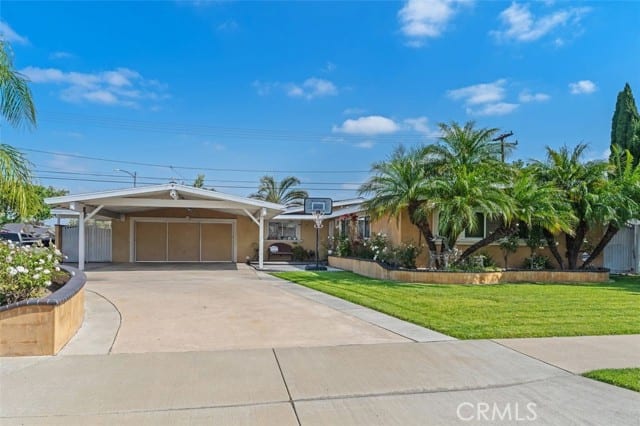 2113 West Niobe