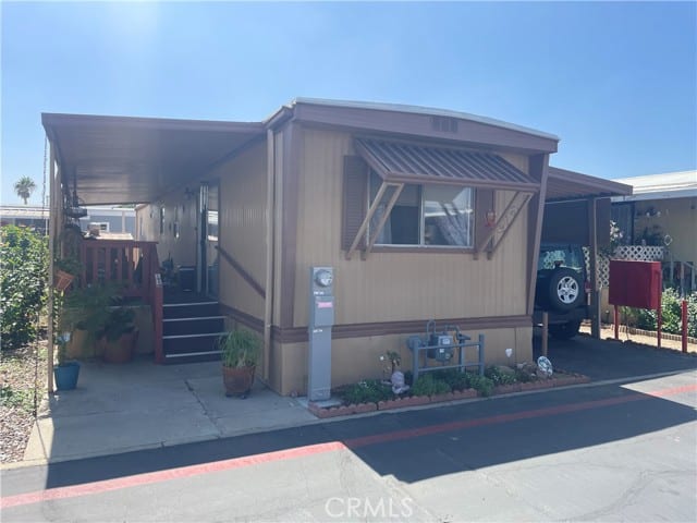 17455 Marygold Avenue