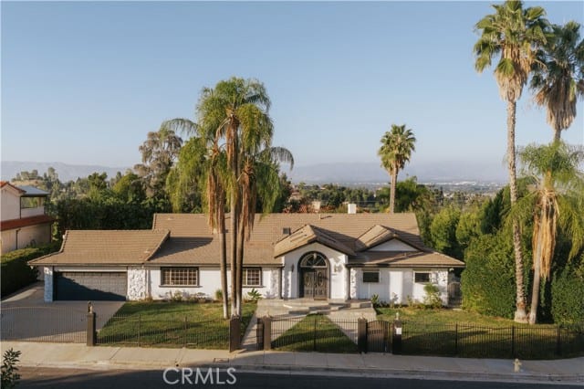18841 Pasadero Drive, Tarzana, CA 91356