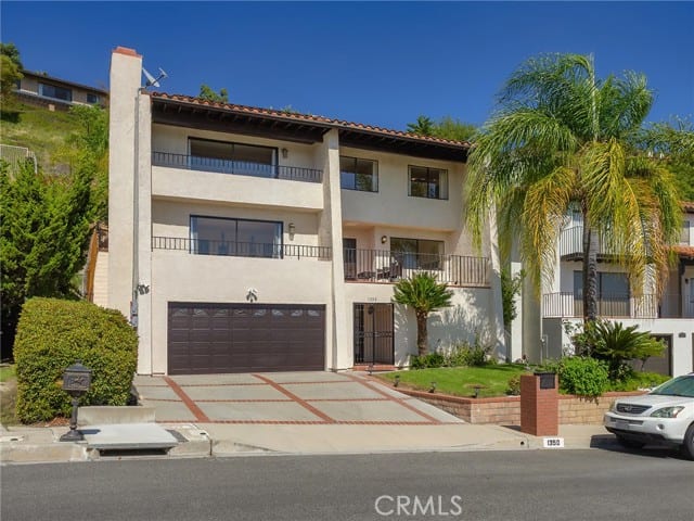 1350 East Tujunga Avenue, Burbank, CA 91501