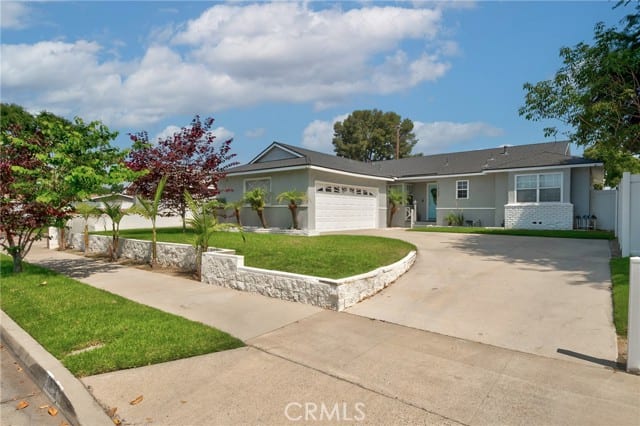 1805 West Random Drive