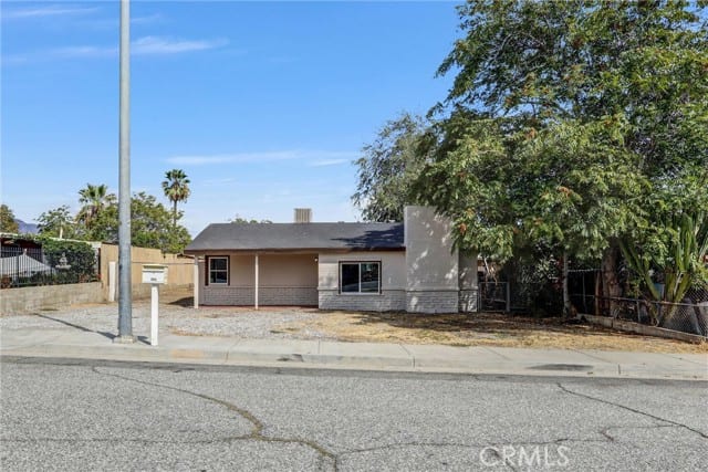 832 North Almond Way