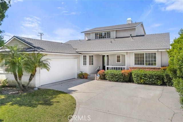 1835 West Chateau
