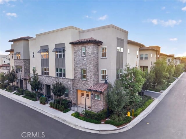 169 Hideaway loop, Mission Viejo, CA 92692