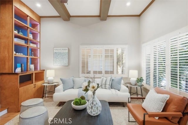 18730 Hatteras, 47, Tarzana, CA 91356