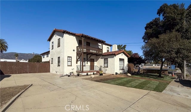 433 West Arrow