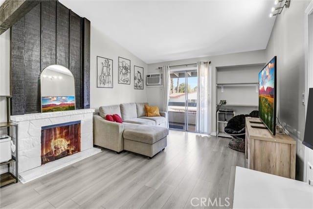 21800 Schoenborn, 260, Canoga Park, CA 91304