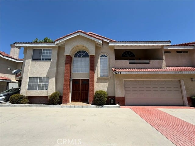 4246 La Rica Avenue