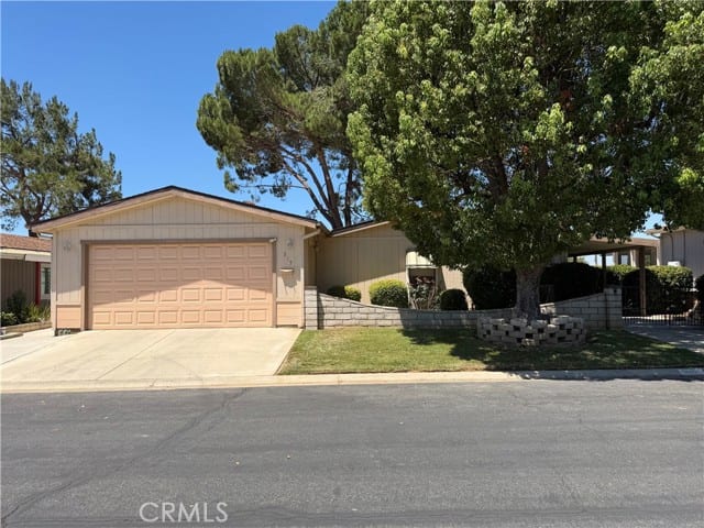 10961 Desert Lawn