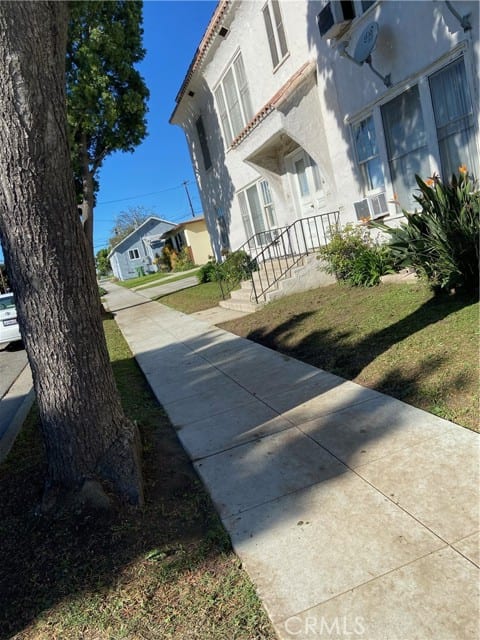 1633 West Commonwealth