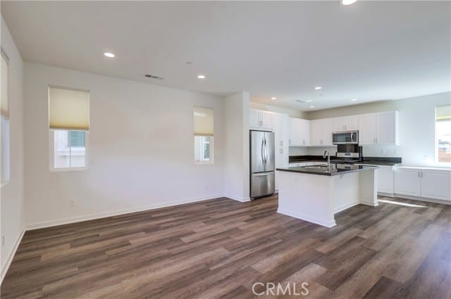 300 North Bellarose Way