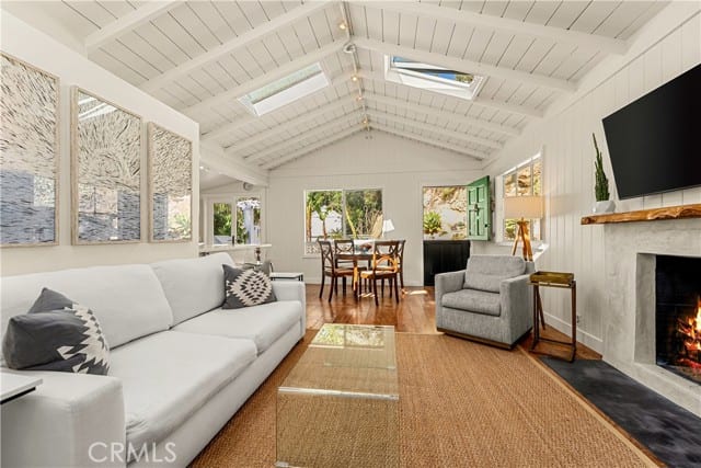 275 Woodland Drive, Laguna Beach, CA 92651
