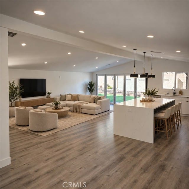 7831 Capistrano, West Hills, CA 91304
