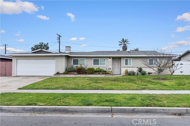 423 South Danbrook