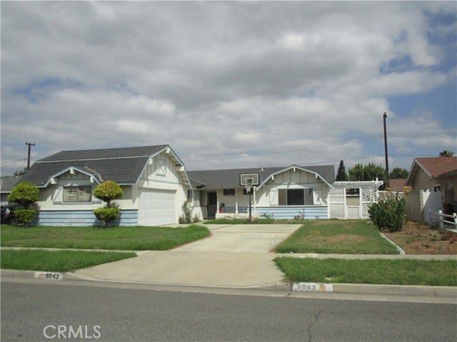 3043 West Teranimar