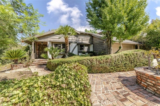 3852 Eureka Drive, Studio City, CA 91604
