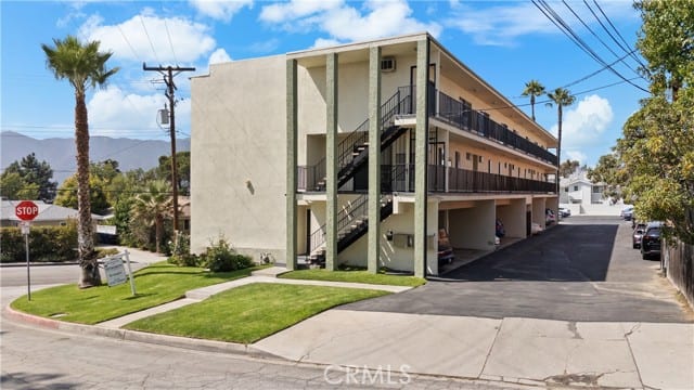 4479 Rockland, La Canada Flintridge, CA 91011