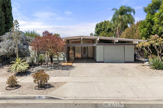 636 South Woodland