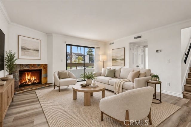 19620 Sherman Way Unit 1, Reseda, CA 91335