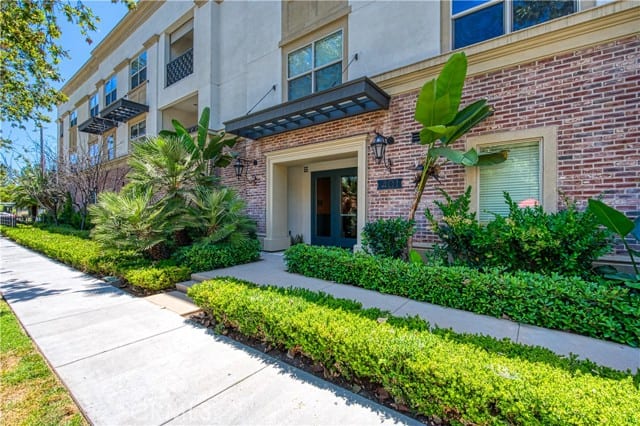 401 South Anaheim Boulevard