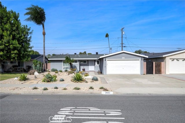 2661 West Greenleaf Avenue